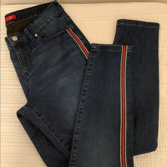 SOLD- 2/$60- Jennifer Lopez Women’s Jeans - Picture 3 of 6